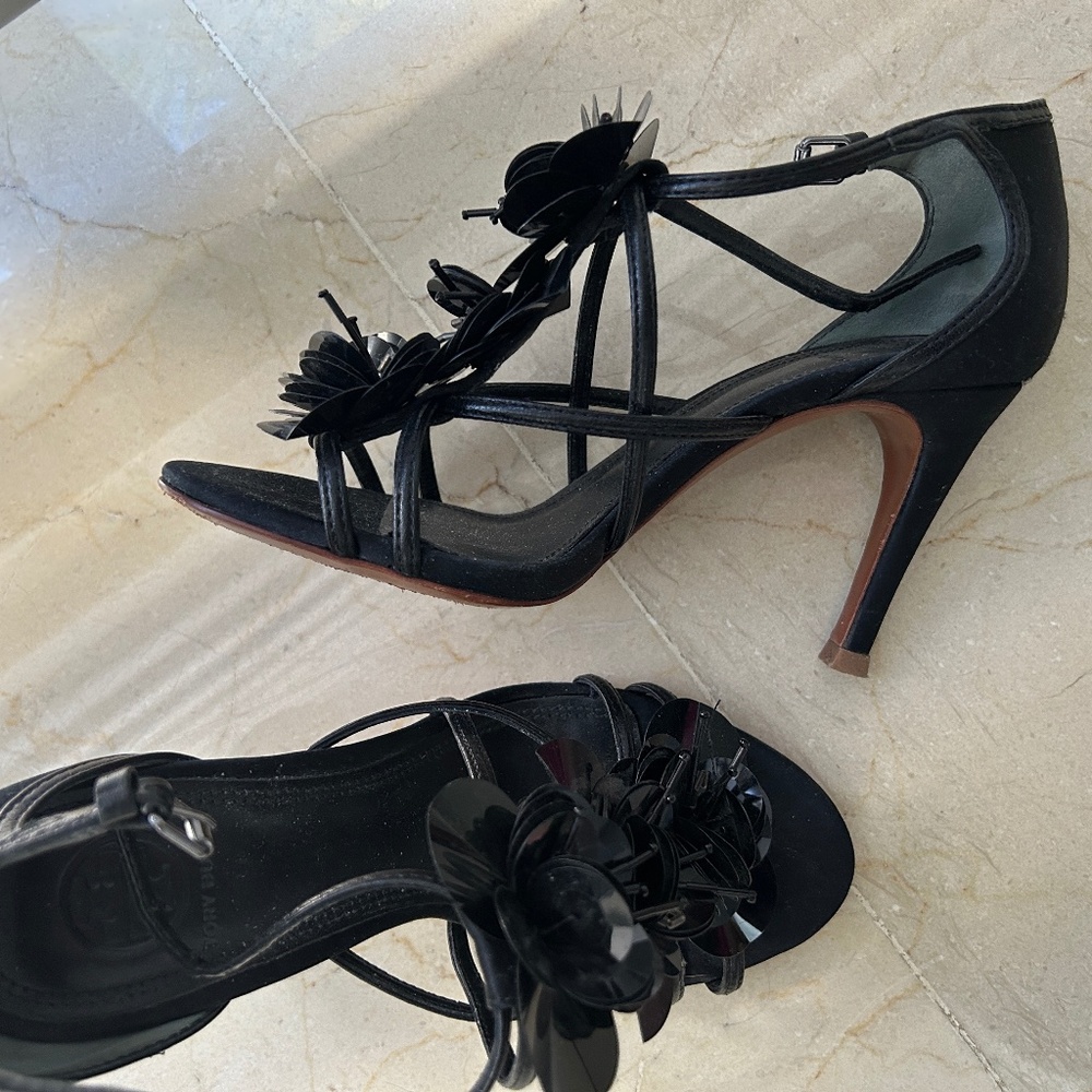 tory burch sandals size 5 black